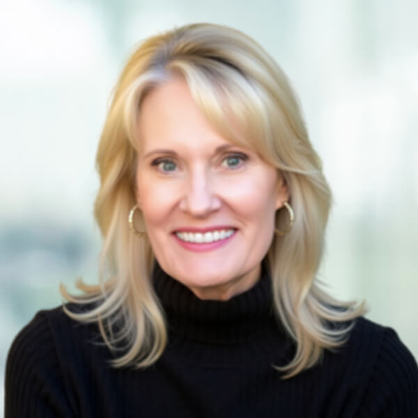 Headshot of Laurie Knapp