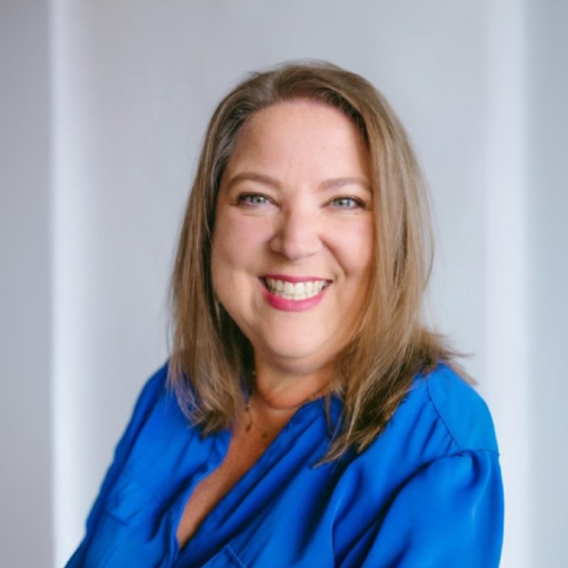 Shannon Bates headshot